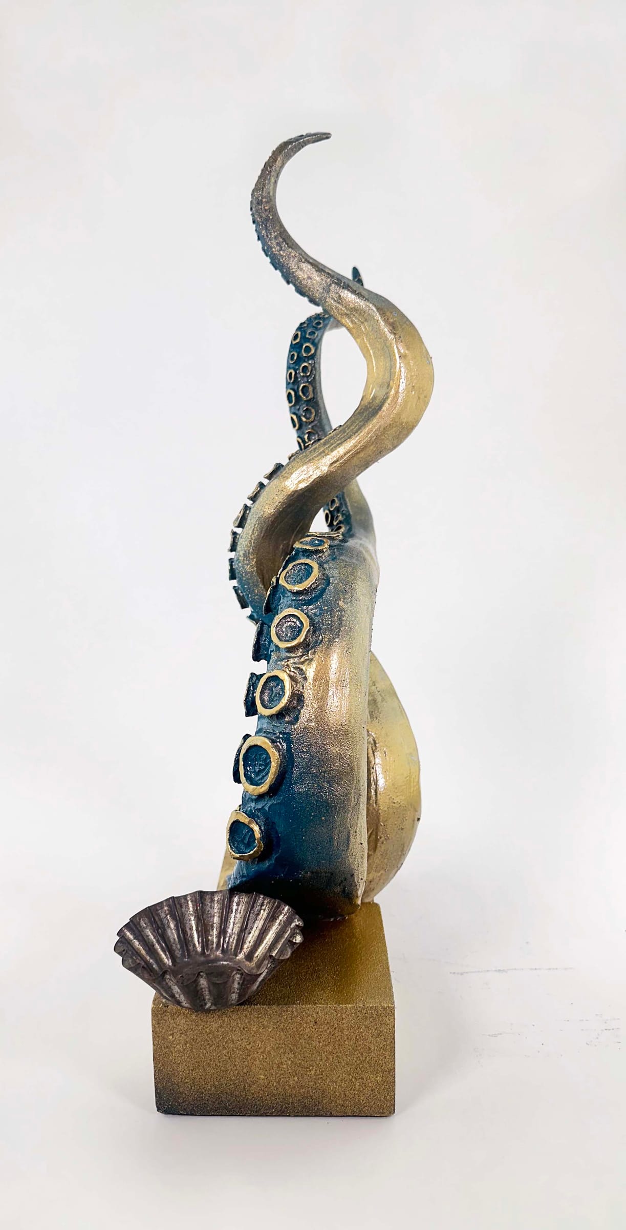Octopus Tentacle Sculpture thumbnail 10